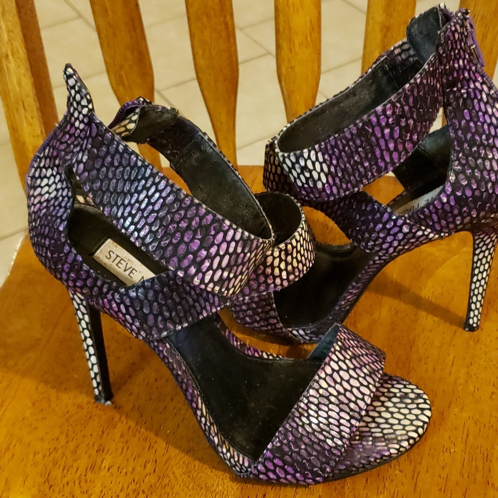 Steve Madden purple snakeskin like stilettos in pu